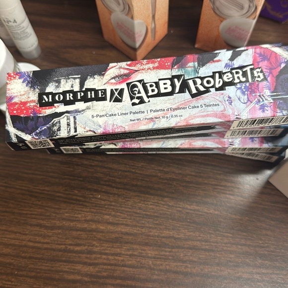 Murphe Pallet $39 Retail - Picture 3 of 3